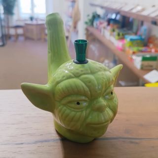 Baby Yoda už na tebe čeká 💥🐸 pouze za 499,- ✅ skvělý jako dárek nebo do tvé sbírky ✨ zastav se k nám na obchod 🛒